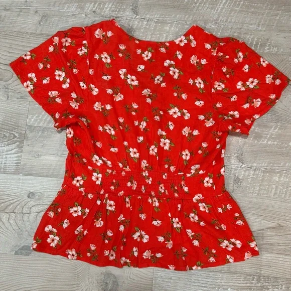 Vibrant Floral Red Women's Top, Size Large Tall - Picture 3 of 4